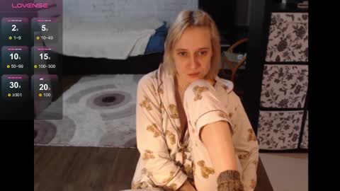 Snapshot of mrsluck chatting on 12.20.24 Sasha online show from 12.20.24