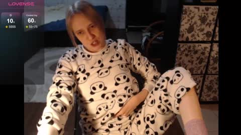 Snapshot of mrsluck chatting on 01.21.25 Sasha online show from 01.21.25