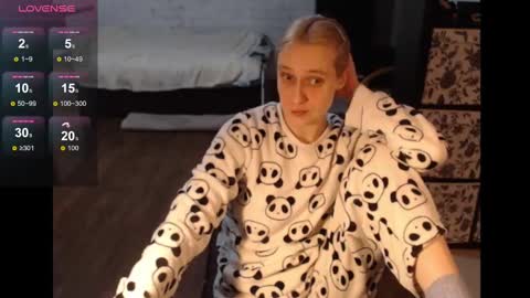 Snapshot of mrsluck chatting on 02.09.25 Sasha online show from 02.09.25