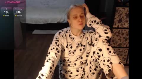 Snapshot of mrsluck chatting on 02.09.25 Sasha online show from 02.09.25