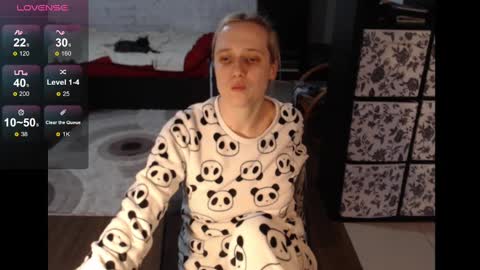 Snapshot of mrsluck chatting on 03.02.25 Sasha online show from 03.02.25