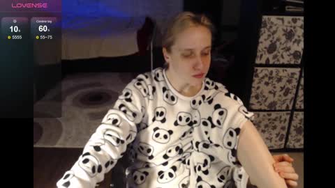 Snapshot of mrsluck chatting on 03.03.25 Sasha online show from 03.03.25