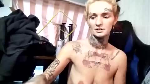 Snapshot of mrssavage97 chatting on 12.21.25 mrssavage97 online show from 12.21.25