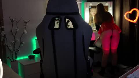 Snapshot of mrstenderbeast chatting on 11.21.25 YOUR OWNER online show from 11.21.25