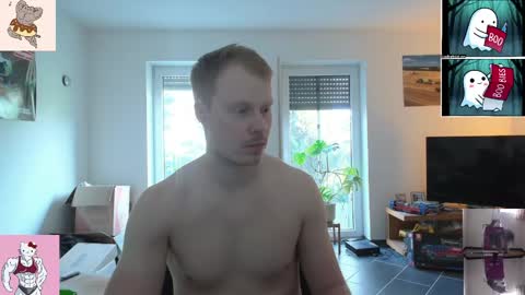 Snapshot of mrzaasch chatting on 04.28.26 Sascha online show from 04.28.26