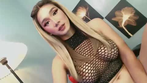 chloe online show from 12.04.25