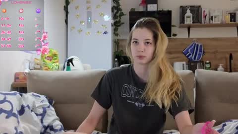Snapshot of ms_foryou chatting on 03.09.25 Ms ForYOU online show from 03.09.25