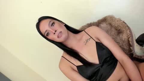 Snapshot of ms_selenaxx chatting on 01.12.25 selena online show from 01.12.25