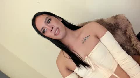 Snapshot of ms_selenaxx chatting on 01.13.25 selena online show from 01.13.25