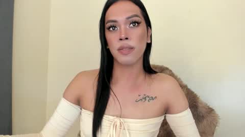 Snapshot of ms_selenaxx chatting on 01.14.25 selena online show from 01.14.25