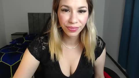 Snapshot of ms_sofiax chatting on 12.11.24 Sofia online show from 12.11.24