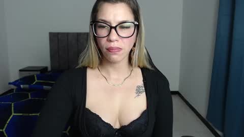 Snapshot of ms_sofiax chatting on 12.13.24 Sofia online show from 12.13.24