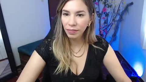 Snapshot of ms_sofiax chatting on 09.23.25 Sofia online show from 09.23.25