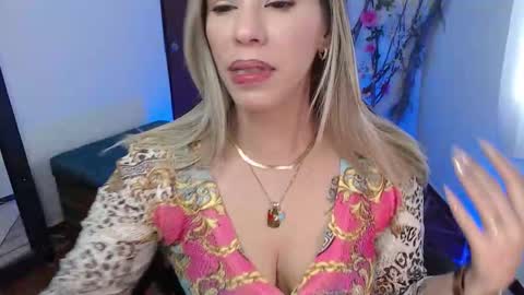 Snapshot of ms_sofiax chatting on 10.23.25 Sofia online show from 10.23.25