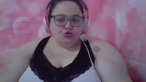 Snapshot of mscamirose15 chatting on 10.06.25 Ms. Cami Rose online show from 10.06.25