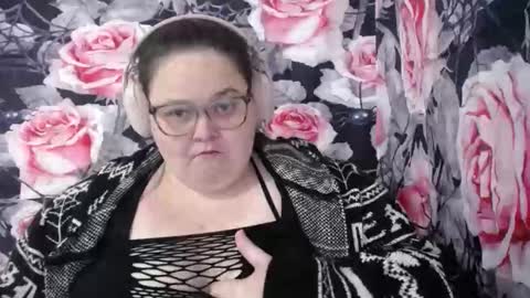 Snapshot of mscamirose15 chatting on 10.28.25 Ms. Cami Rose online show from 10.28.25