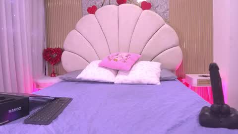 Manuela  online show from 02.20.26