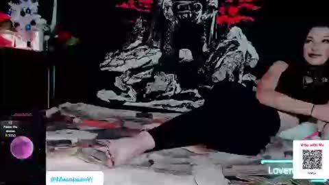 MsVioletx online show from 11.22.25