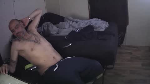 Muffdiver online show from 04.22.26