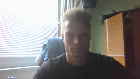 Snapshot of mugis420 chatting on 06.19.26 mugis420 online show from 06.19.26
