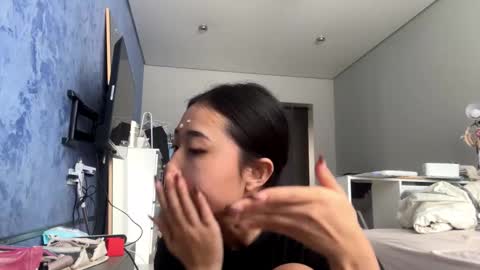 Mia online show from 02.05.26