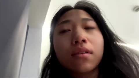 Mia online show from 04.08.26