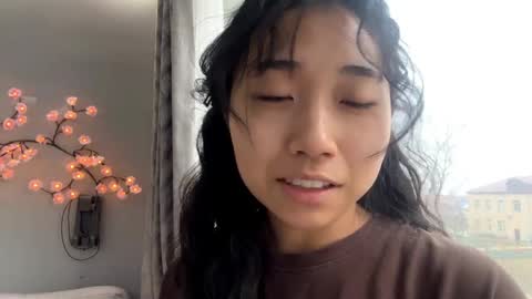 Mia online show from 04.21.26