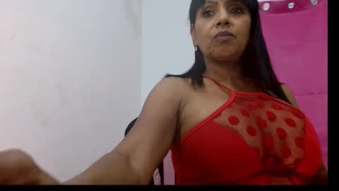 Snapshot of muladefuego chatting on 12.23.24 yuli online show from 12.23.24