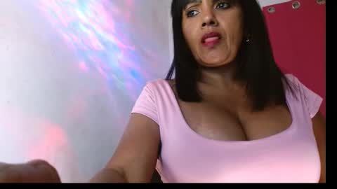 Snapshot of muladefuego chatting on 01.09.25 yuli online show from 01.09.25