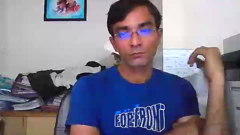 Snapshot of mumbaimonster8inch chatting on 09.21.25 rajesh engineer online show from 09.21.25
