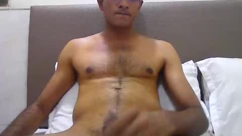 Snapshot of mumbaimonster8inch chatting on 09.25.25 rajesh engineer online show from 09.25.25