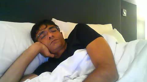 Snapshot of mumbaimonster8inch chatting on 09.25.25 rajesh engineer online show from 09.25.25