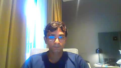 Snapshot of mumbaimonster8inch chatting on 09.27.25 rajesh engineer online show from 09.27.25