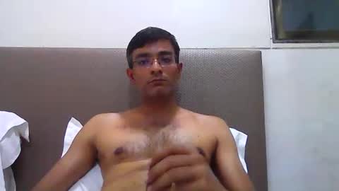 Snapshot of mumbaimonster8inch chatting on 10.10.25 rajesh engineer online show from 10.10.25