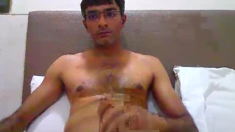 Snapshot of mumbaimonster8inch chatting on 10.29.25 rajesh engineer online show from 10.29.25