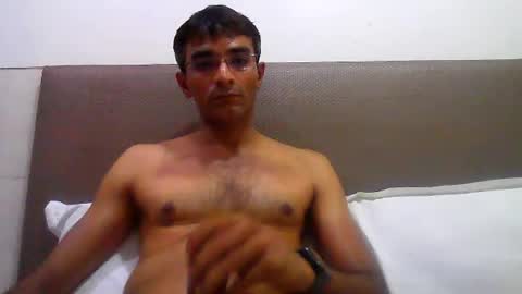 Snapshot of mumbaimonster8inch chatting on 07.03.26 rajesh engineer online show from 07.03.26