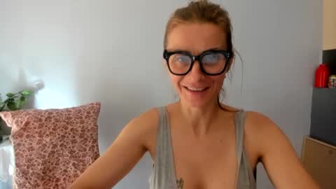 LOVELY JULIA  Peter DAY online show from 01.13.25