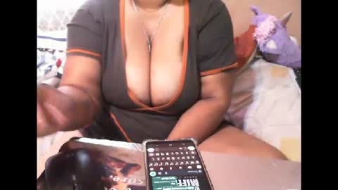 Snapshot of munniegalz1 chatting on 01.16.25 your angel online show from 01.16.25