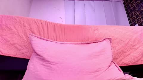 Snapshot of muriel_belovv chatting on 02.28.25 Tell me Sofi online show from 02.28.25