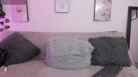 Snapshot of muriell_69 chatting on 02.15.26 muriell_69 online show from 02.15.26