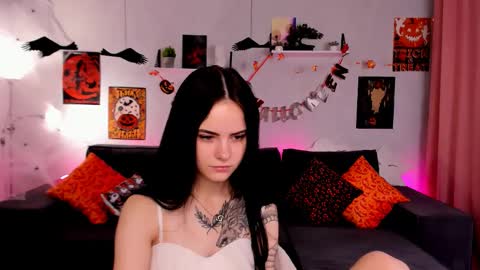 Snapshot of murkasky chatting on 10.24.25 Mila online show from 10.24.25