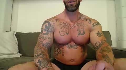Snapshot of muscle761004 chatting on 05.25.26 muscle761004 online show from 05.25.26