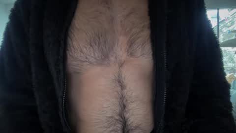 Snapshot of musclehair3 chatting on 12.24.24 musclehair3 online show from 12.24.24