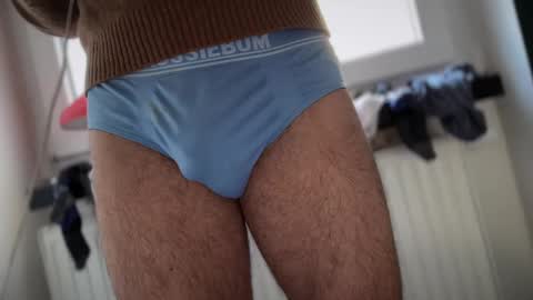 Snapshot of musclehair3 chatting on 02.01.25 musclehair3 online show from 02.01.25