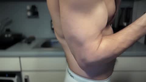 Snapshot of musclehair3 chatting on 02.05.25 musclehair3 online show from 02.05.25