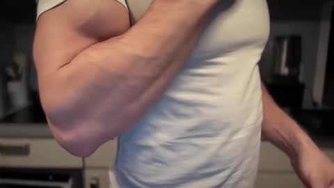 musclehair3 online show from 10.24.25