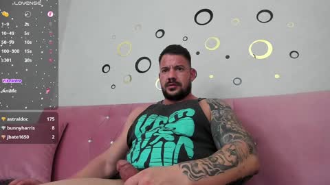 Snapshot of musclemonster31 chatting on 01.28.25 MuscleMonster31 online show from 01.28.25
