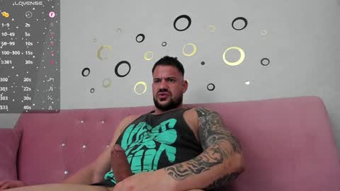 Snapshot of musclemonster31 chatting on 01.31.25 MuscleMonster31 online show from 01.31.25