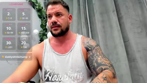 Snapshot of musclemonster31 chatting on 02.11.25 MuscleMonster31 online show from 02.11.25