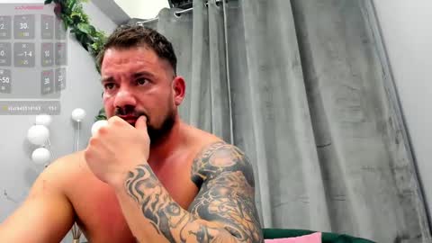 Snapshot of musclemonster31 chatting on 02.15.25 MuscleMonster31 online show from 02.15.25